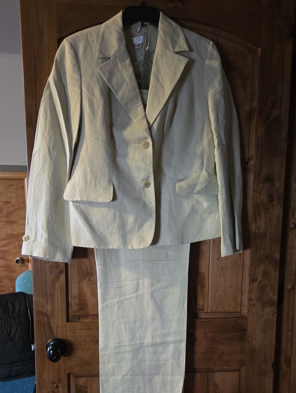 LOFT Light Lime Green Women's Two-Piece Blazer and Pants Suit
